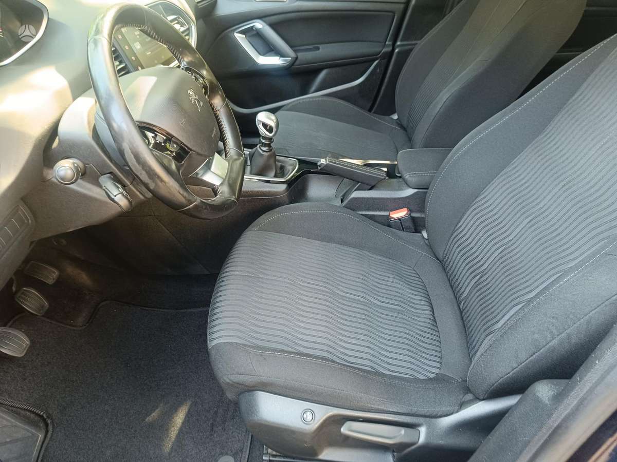 Peugeot 308 2015 — photo 7