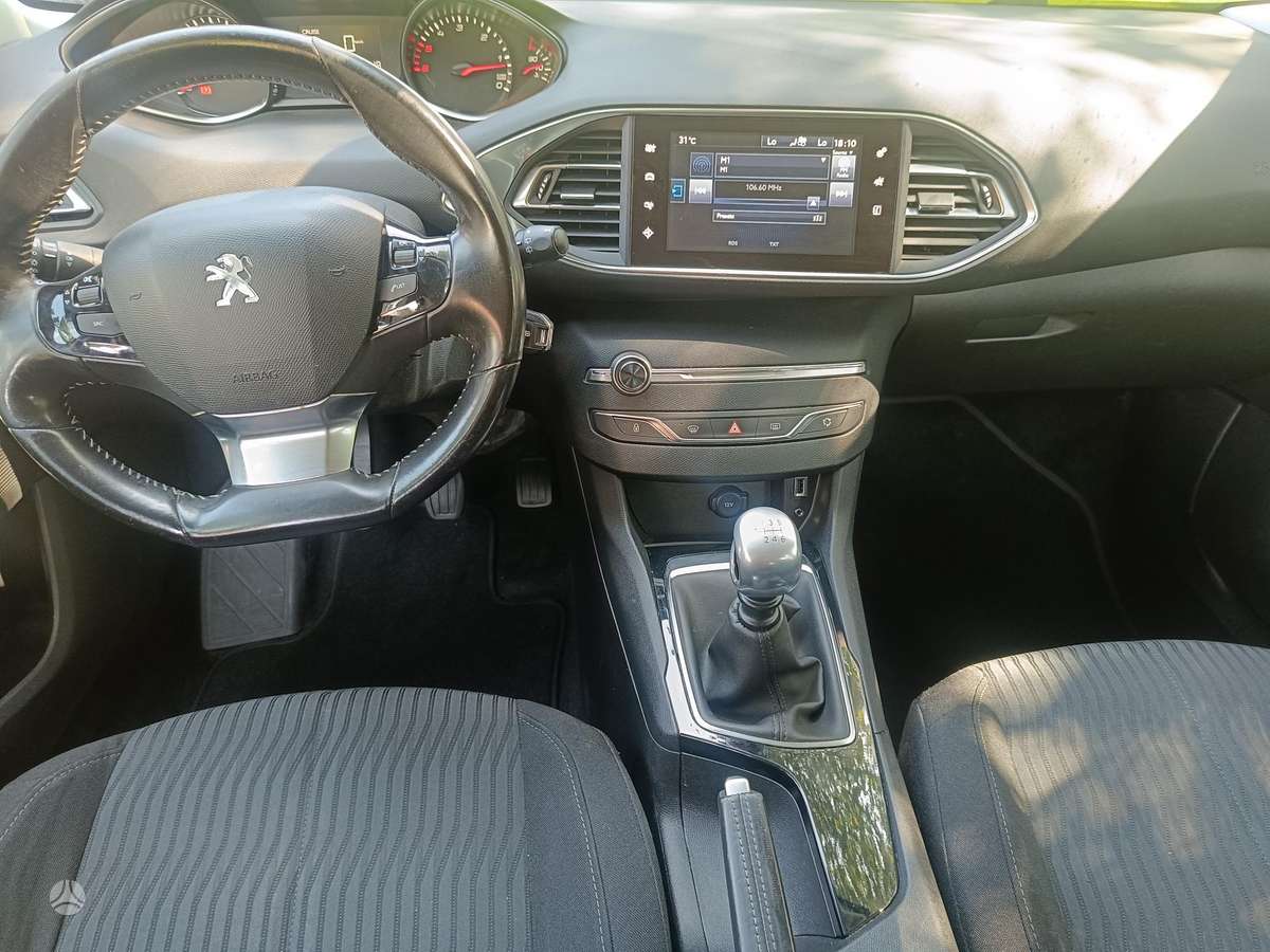 Peugeot 308 2015 — photo 9