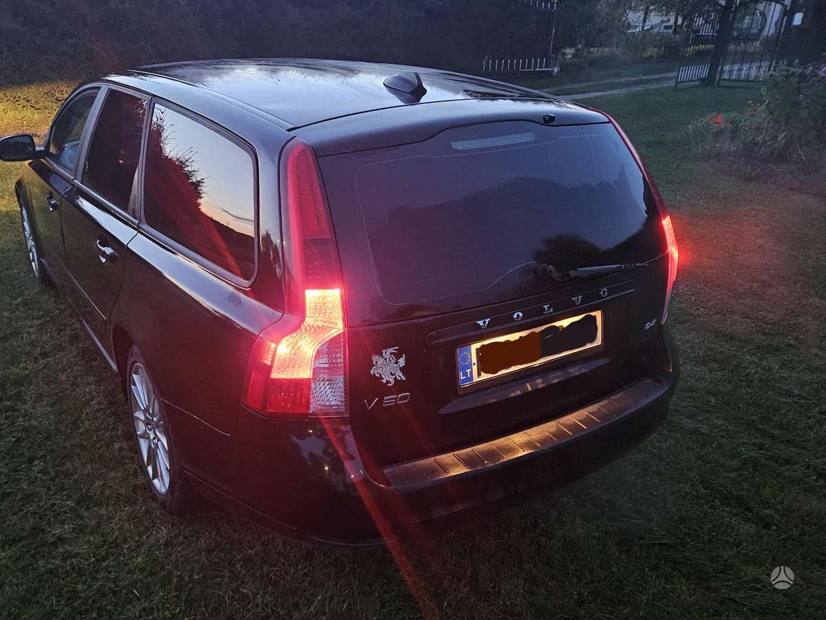 Volvo V50 2010 — вигляд ззаду