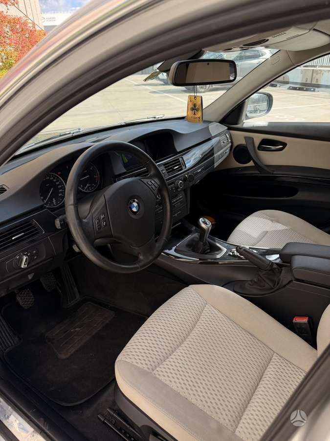 BMW 320 2012 — photo 11