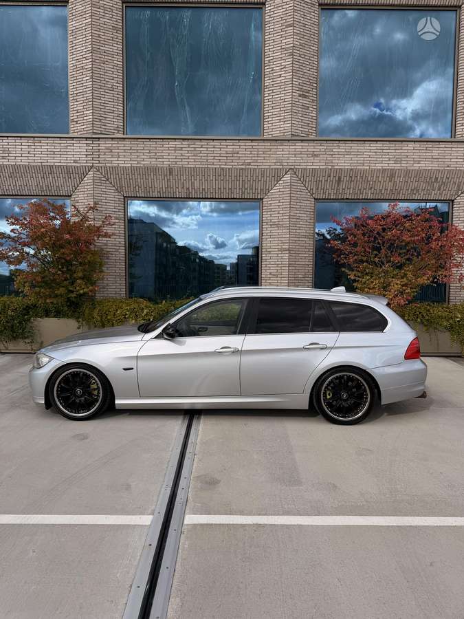 BMW 320 2012 — rear view