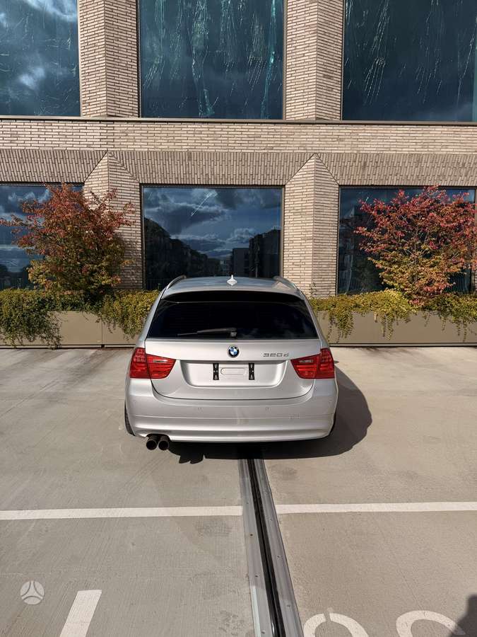 BMW 320 2012 — photo 9