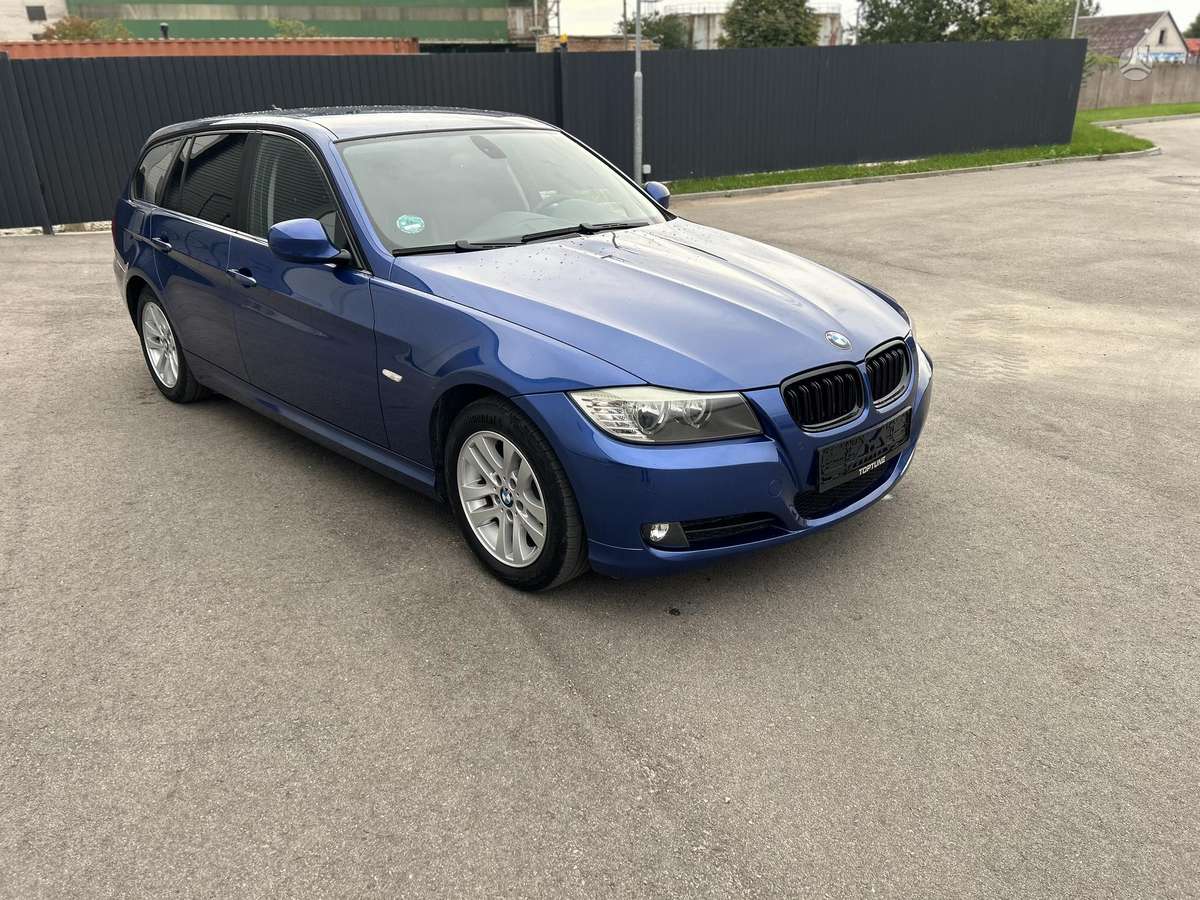 BMW 320 2008 — вигляд ззаду