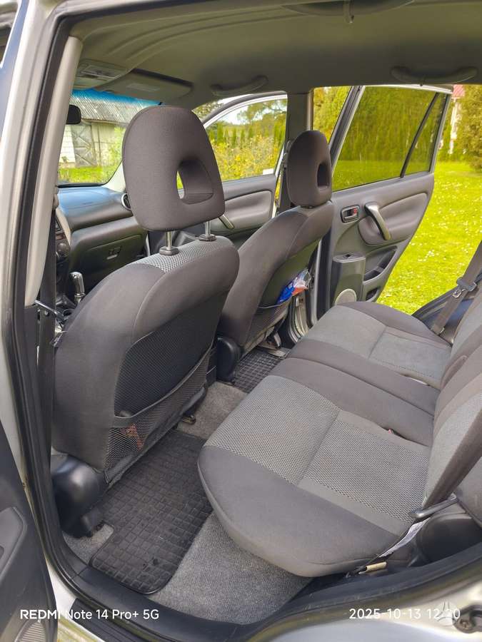 Toyota RAV4 2005 — photo 10