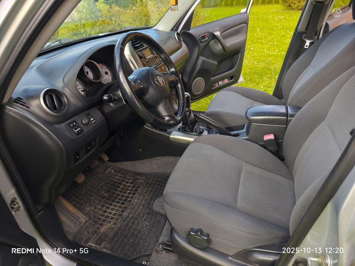 Toyota RAV4 2005 — photo 6