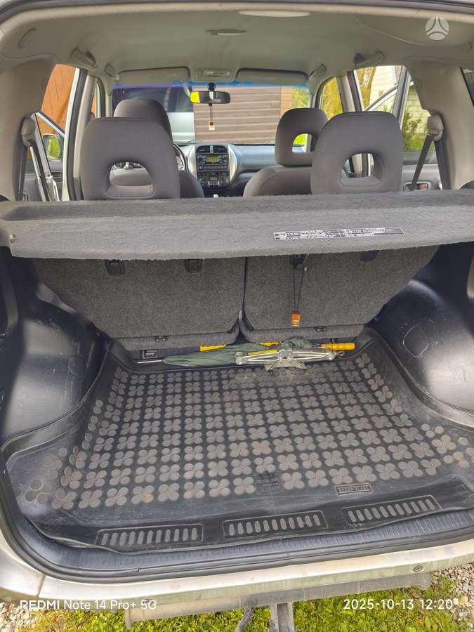 Toyota RAV4 2005 — photo 9