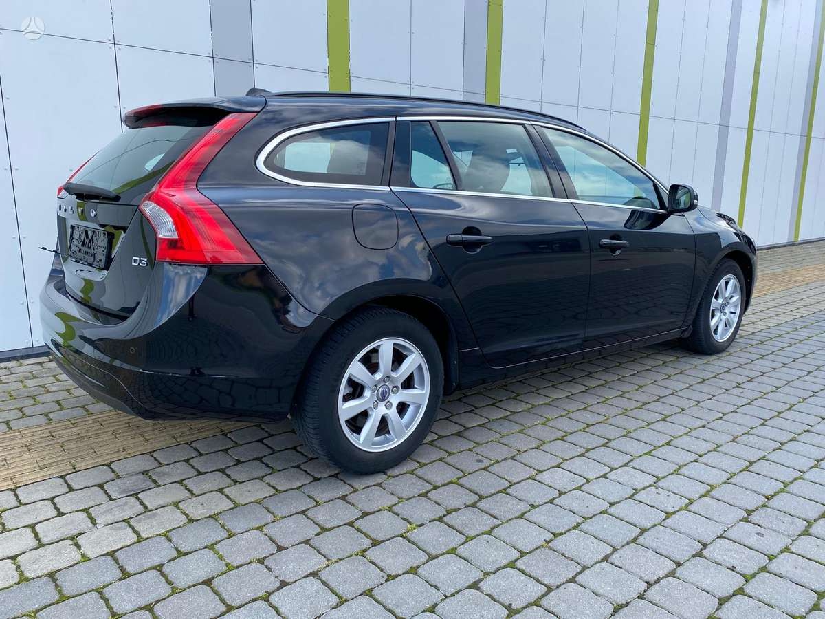 Volvo V60 2014 — салон