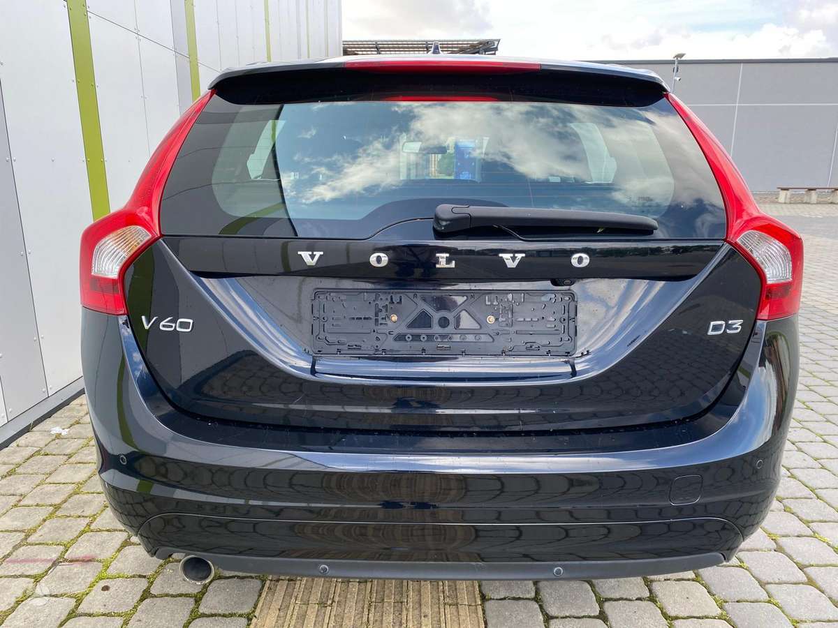 Volvo V60 2014 — двигун 1984 cm³, 136 HP (100kW)