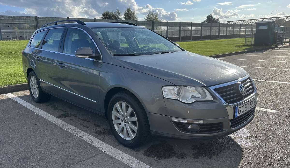 Volkswagen Passat 2007 — rear view