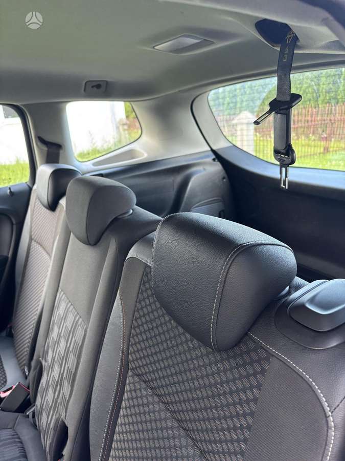 Opel Zafira 2012 — photo 13