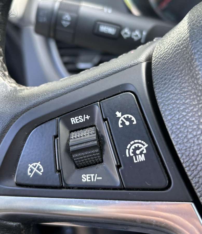 Opel Zafira 2012 — photo 24