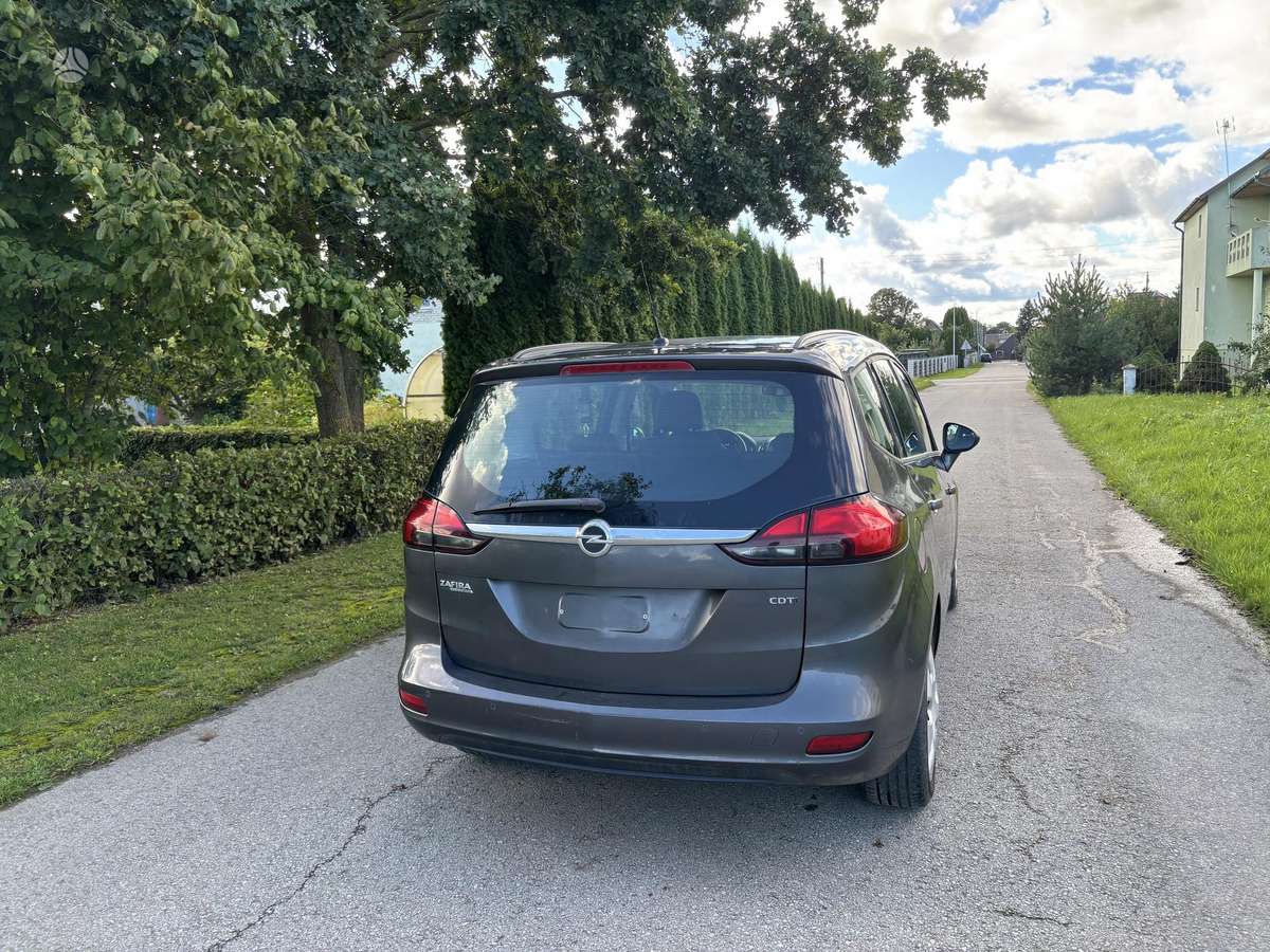 Opel Zafira 2012 — photo 5