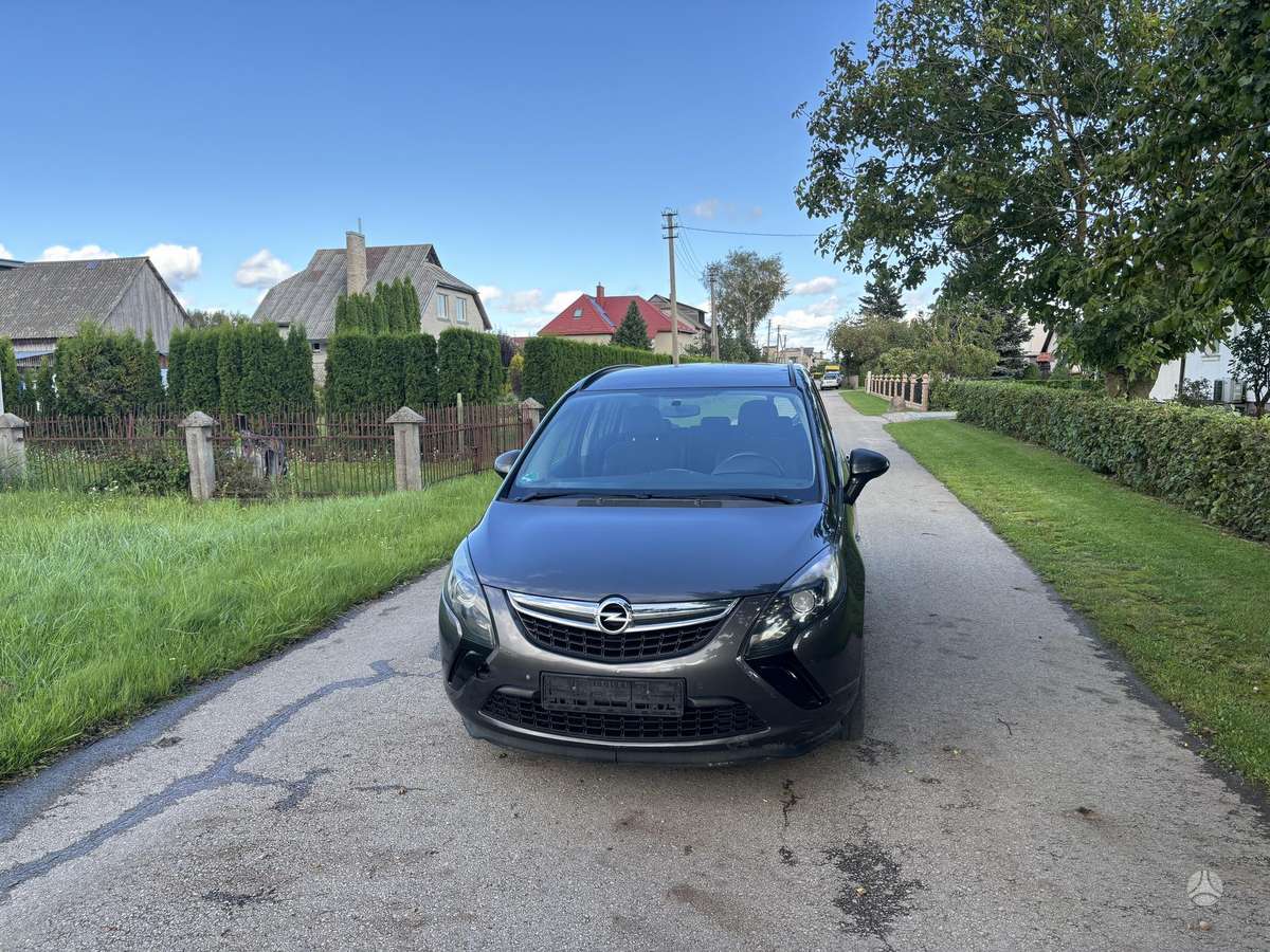 Opel Zafira 2012 — photo 9