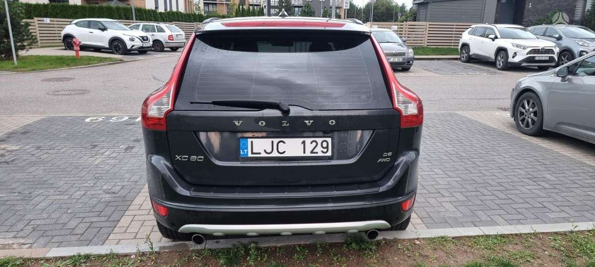 Volvo XC60 2010 — вигляд ззаду