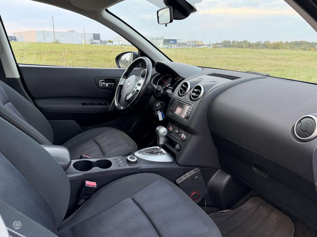 Nissan Qashqai+2 2011 — photo 17