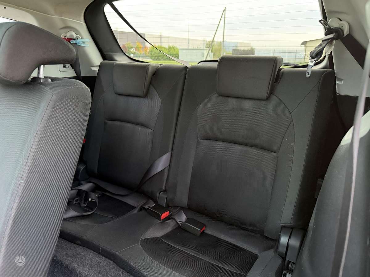Nissan Qashqai+2 2011 — photo 22