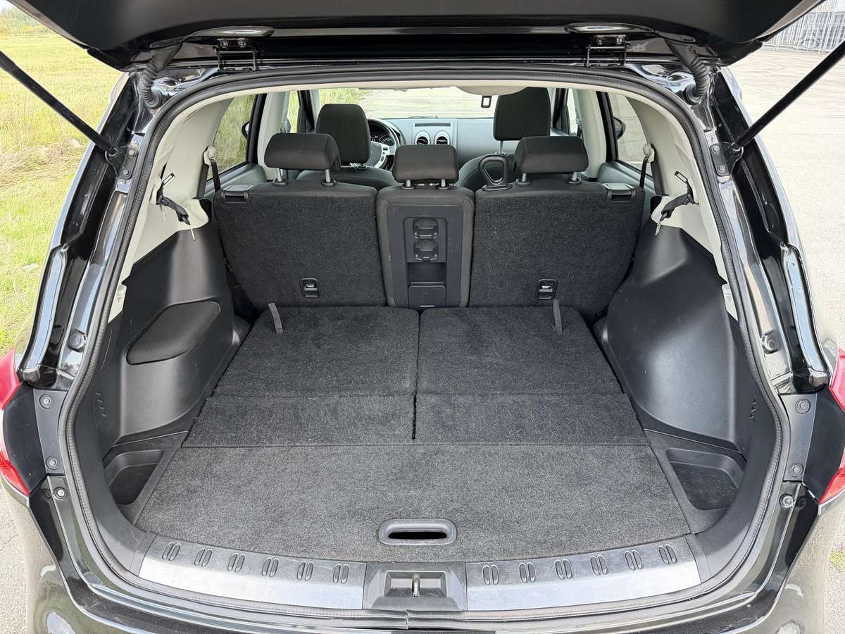 Nissan Qashqai+2 2011 — photo 24