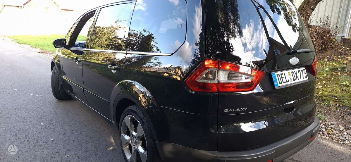 Ford Galaxy 2009 — вигляд ззаду