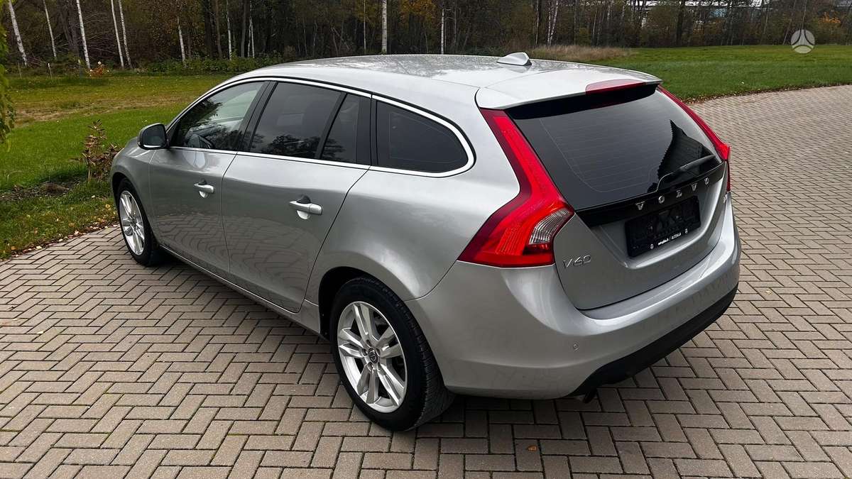 Volvo V60 2013 — фото 11