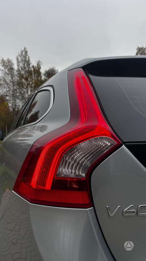 Volvo V60 2013 — фото 12