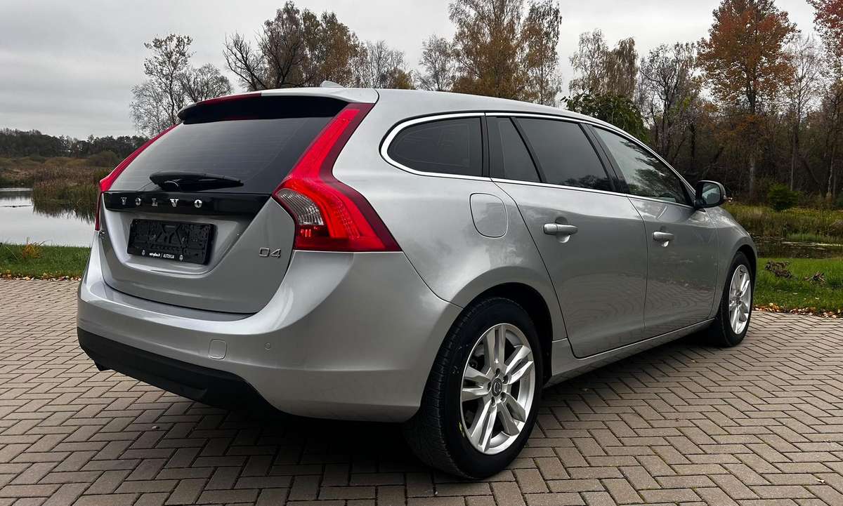 Volvo V60 2013 — фото 19