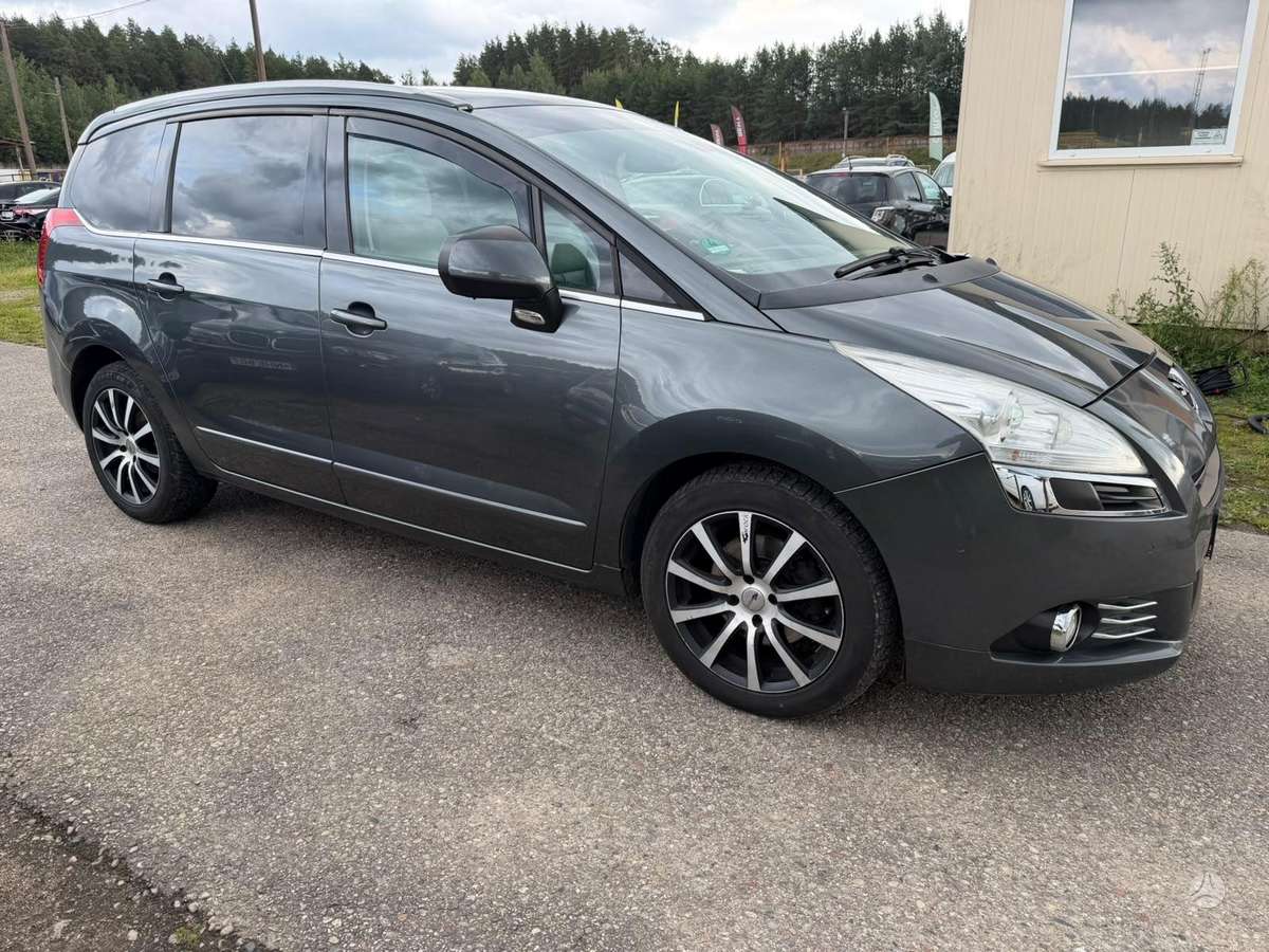 Peugeot 5008 2012 — vehicle for AFU Ukraine