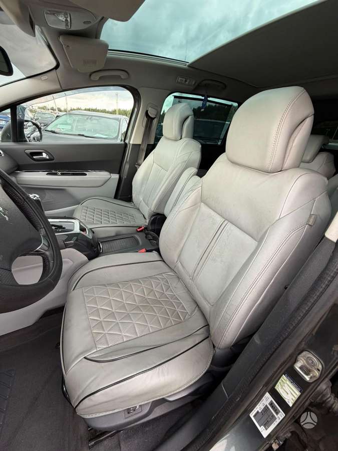 Peugeot 5008 2012 — photo 11