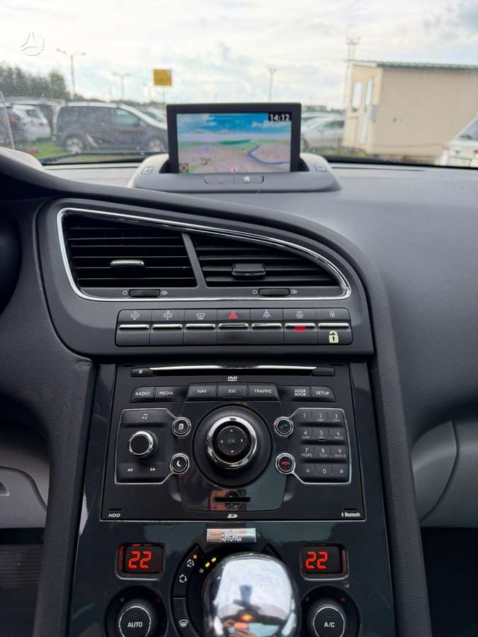 Peugeot 5008 2012 — engine 1997 cm³, 163 HP (120kW)