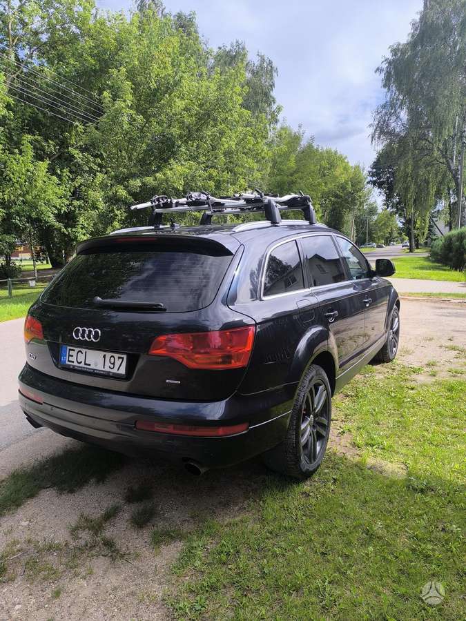 Audi Q7 2008 — салон