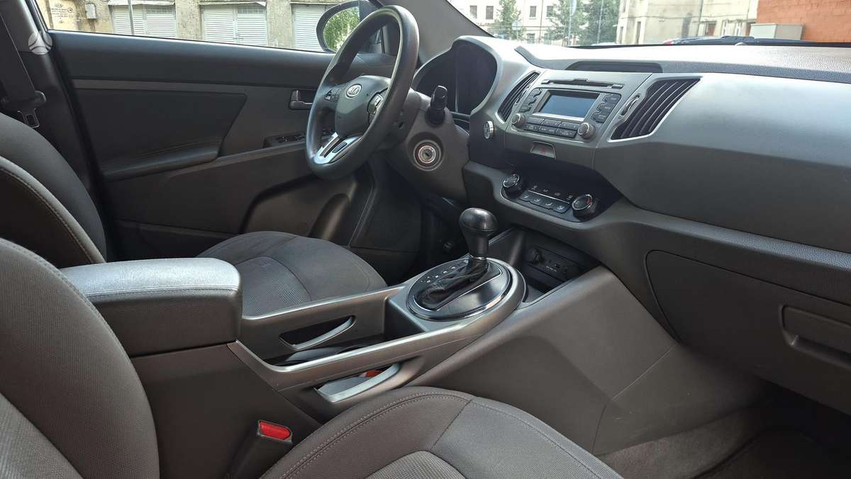 Kia Sportage 2011 — photo 12