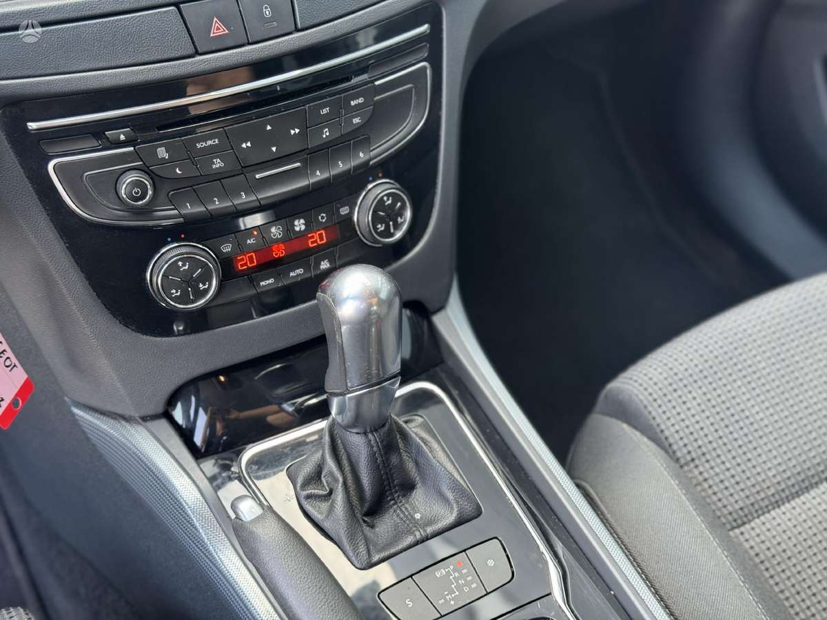 Peugeot 508 2011 — photo 7