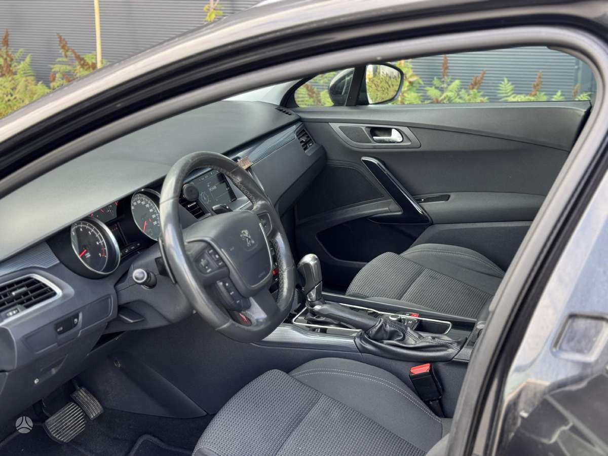Peugeot 508 2011 — photo 9