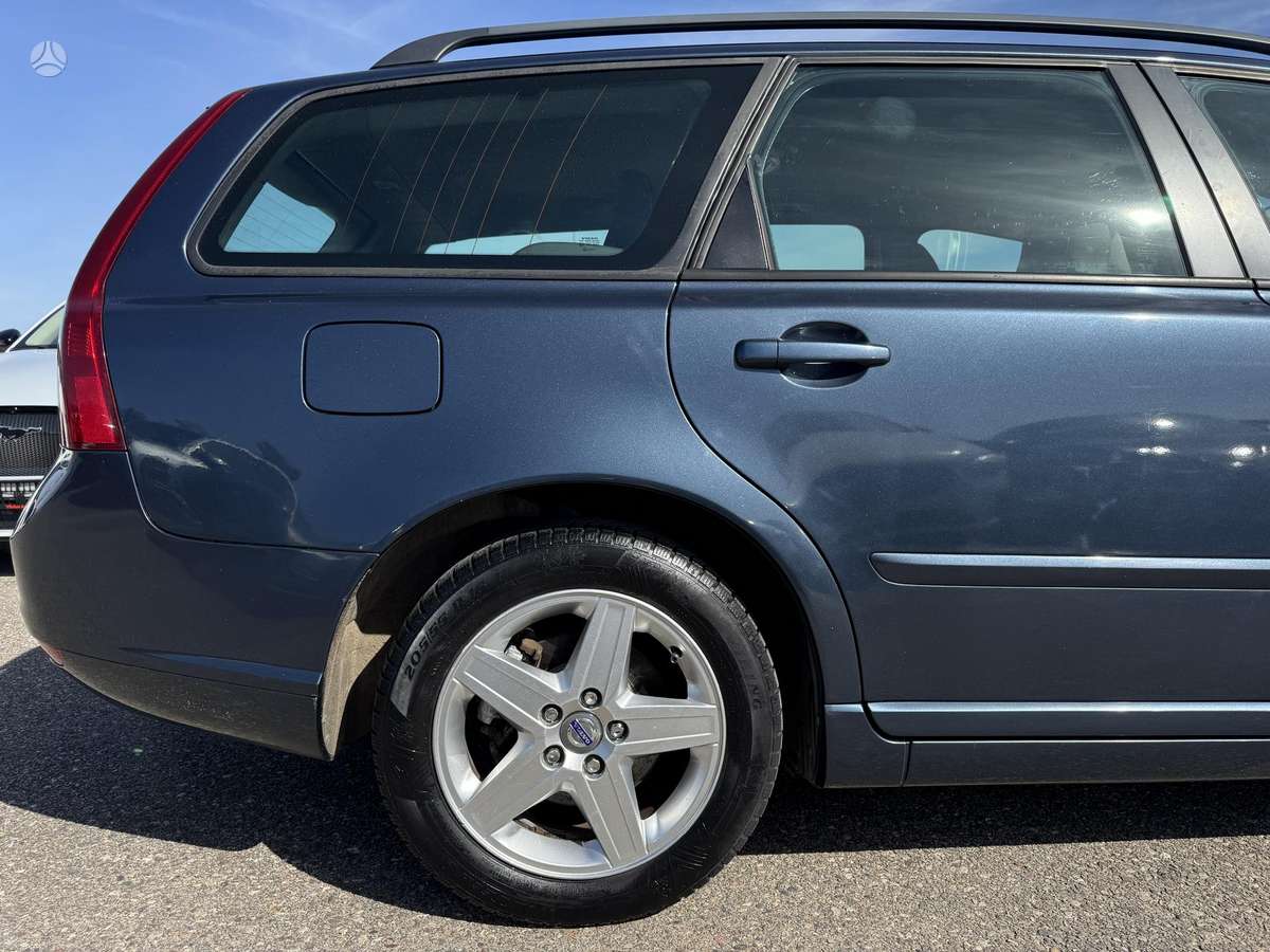 Volvo V50 2007 — photo 11