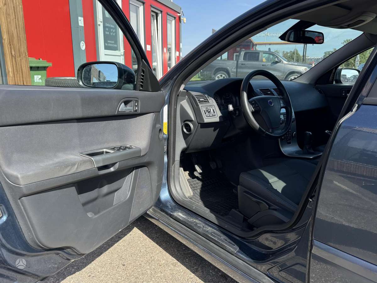 Volvo V50 2007 — photo 14