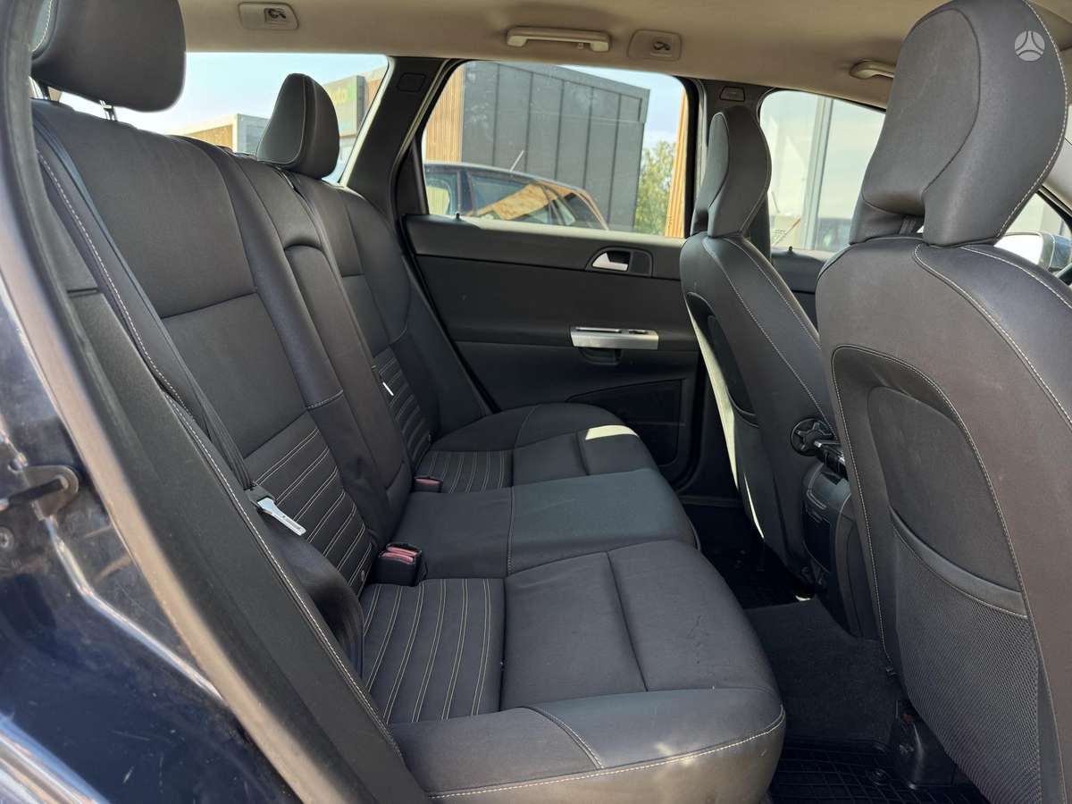 Volvo V50 2007 — photo 17