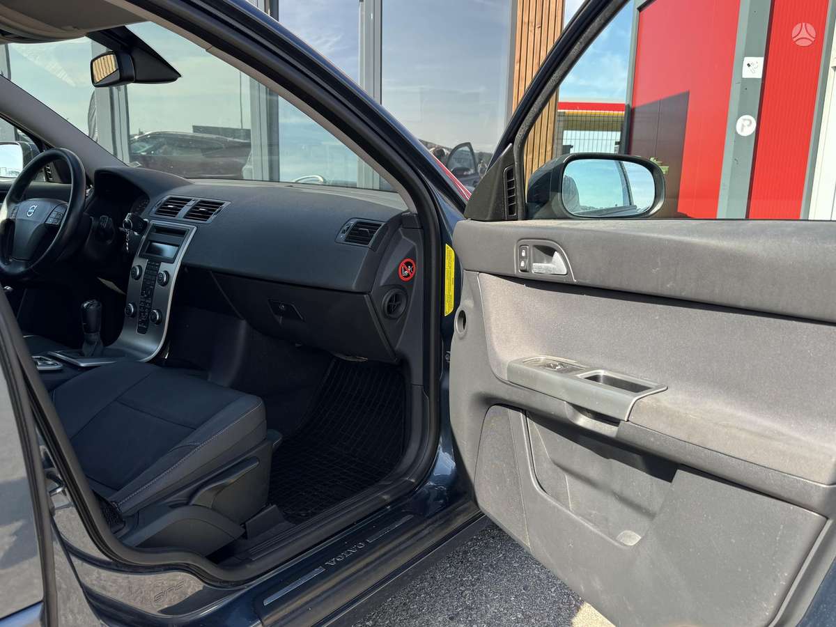 Volvo V50 2007 — photo 18