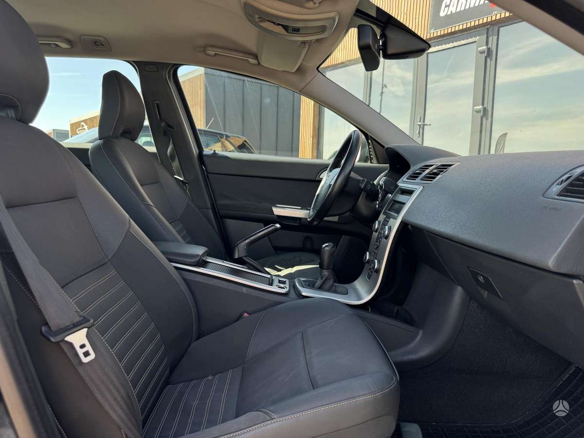 Volvo V50 2007 — photo 19
