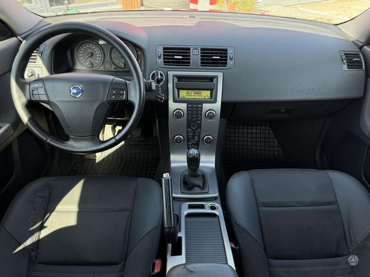 Volvo V50 2007 — photo 21