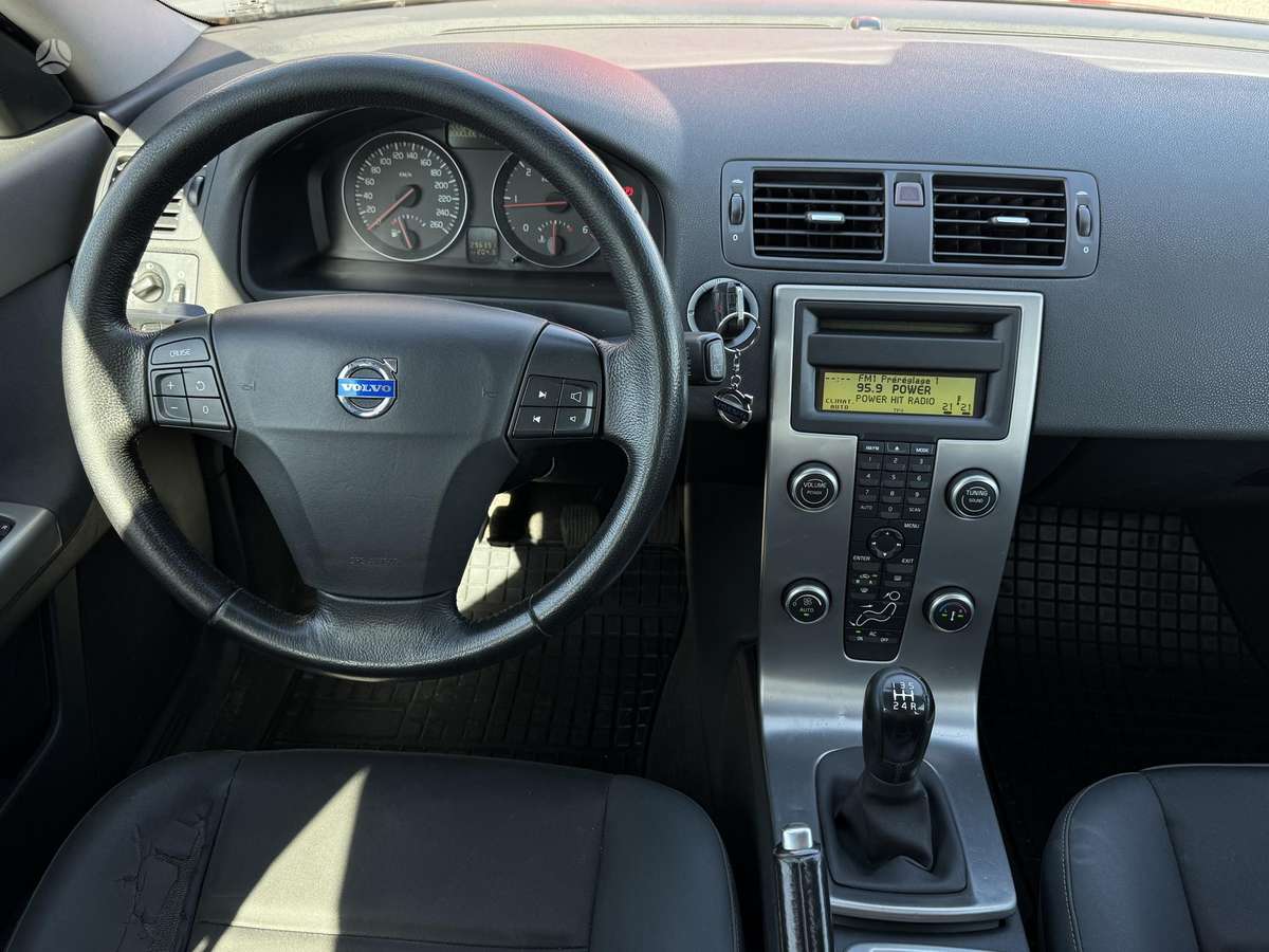 Volvo V50 2007 — photo 22