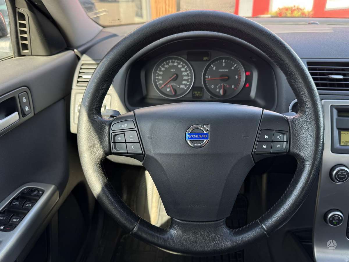 Volvo V50 2007 — photo 23