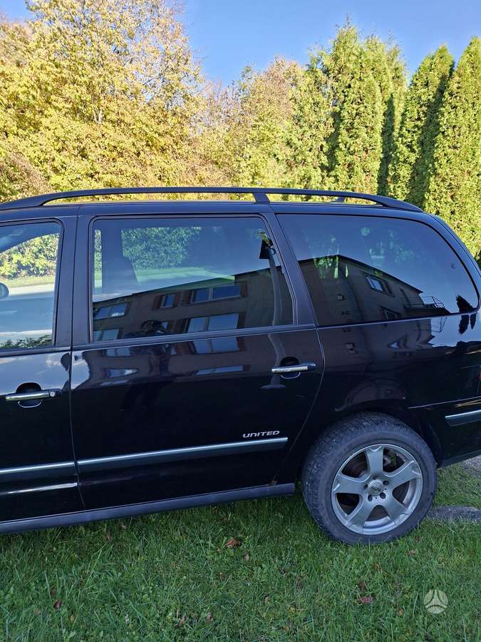 Volkswagen Sharan 2008 — вигляд ззаду