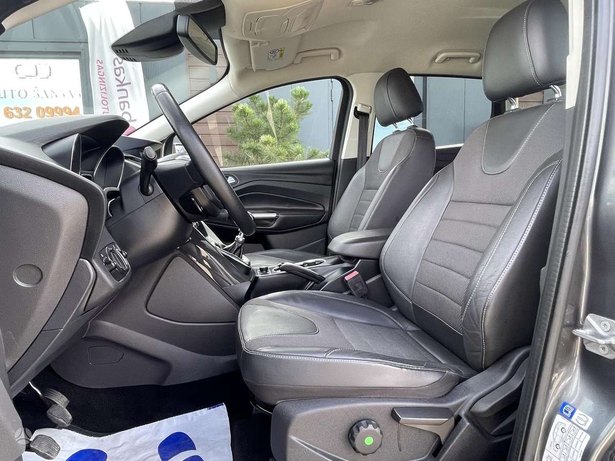 Ford Kuga 2015 — photo 11
