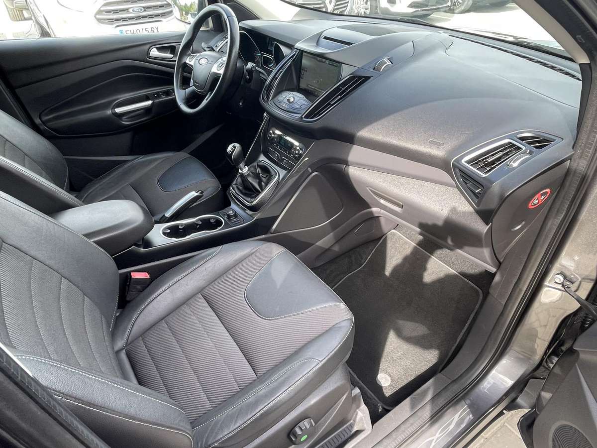 Ford Kuga 2015 — photo 14