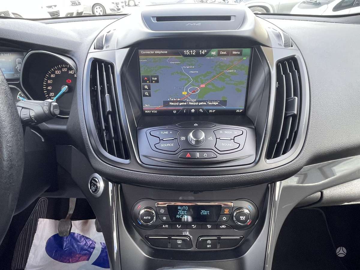 Ford Kuga 2015 — photo 17