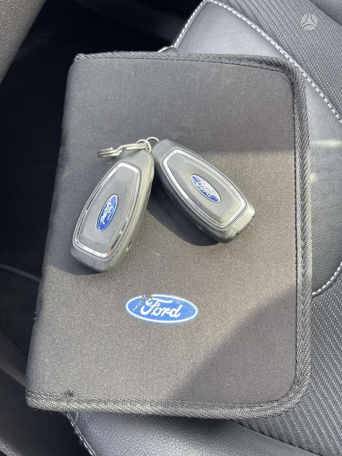 Ford Kuga 2015 — photo 21