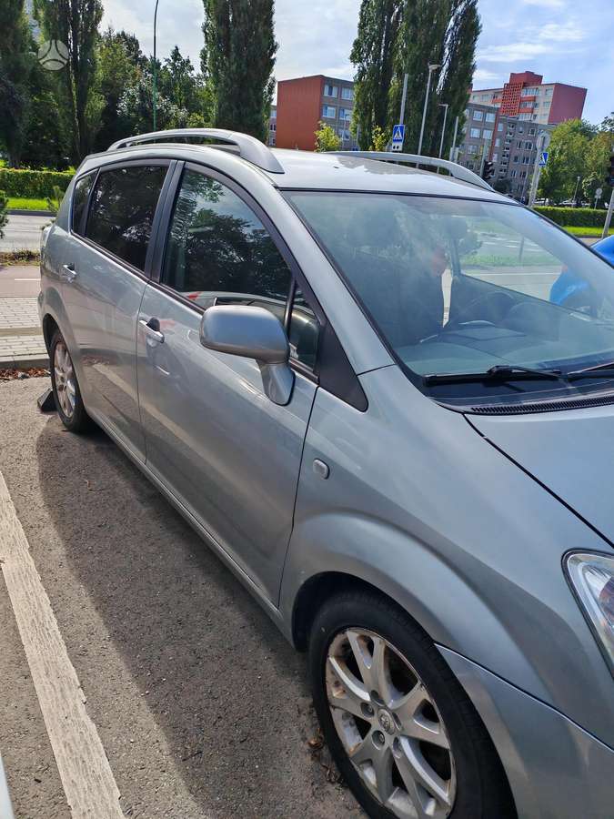 Toyota Corolla 2009 — engine 2200 cm³, 136 HP (100kW)