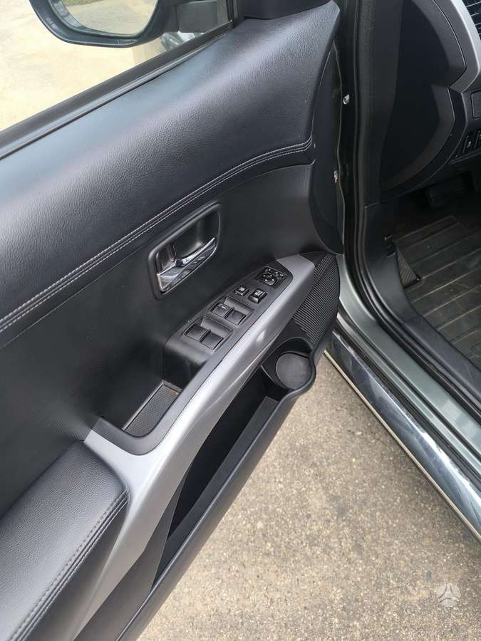 Citroen C-Crosser 2011 — photo 17