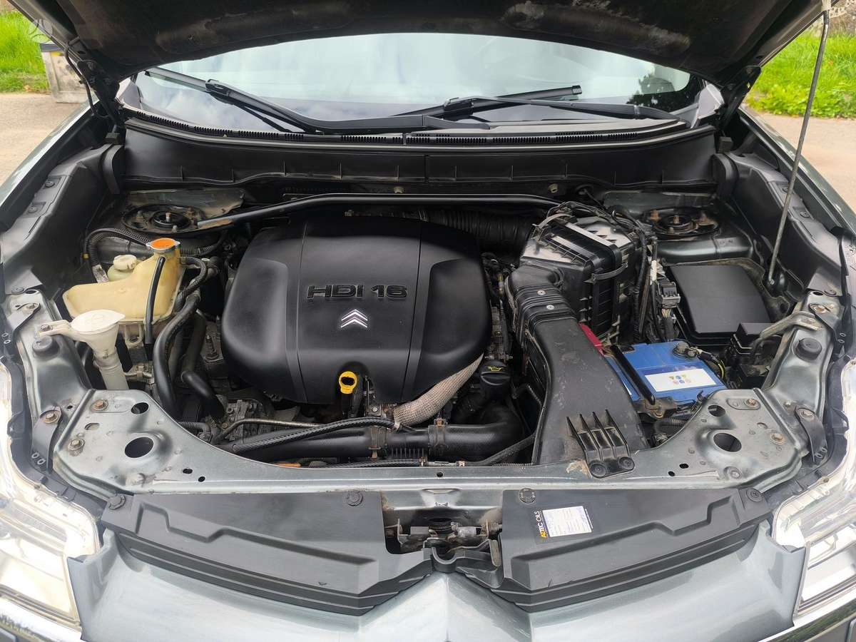 Citroen C-Crosser 2011 — photo 21