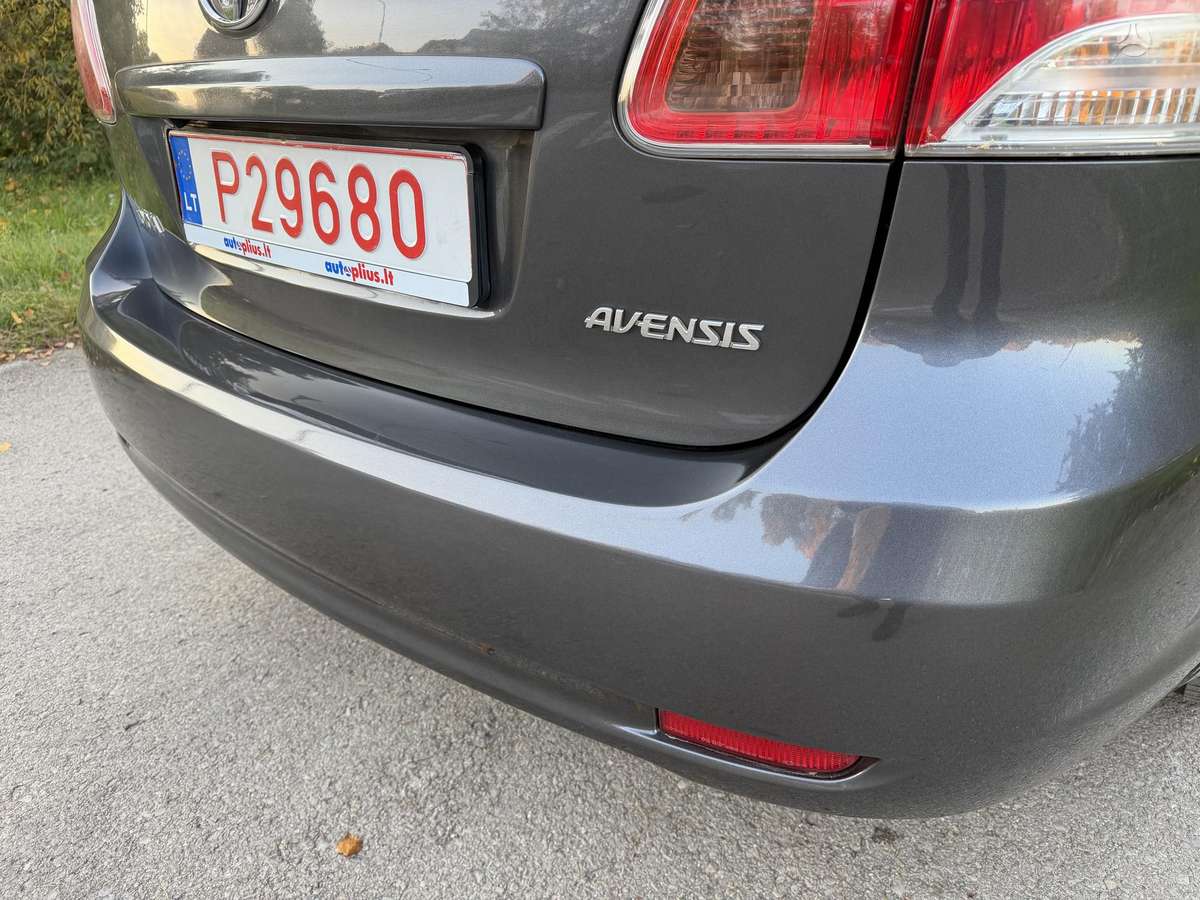 Toyota Avensis 2010 — photo 10