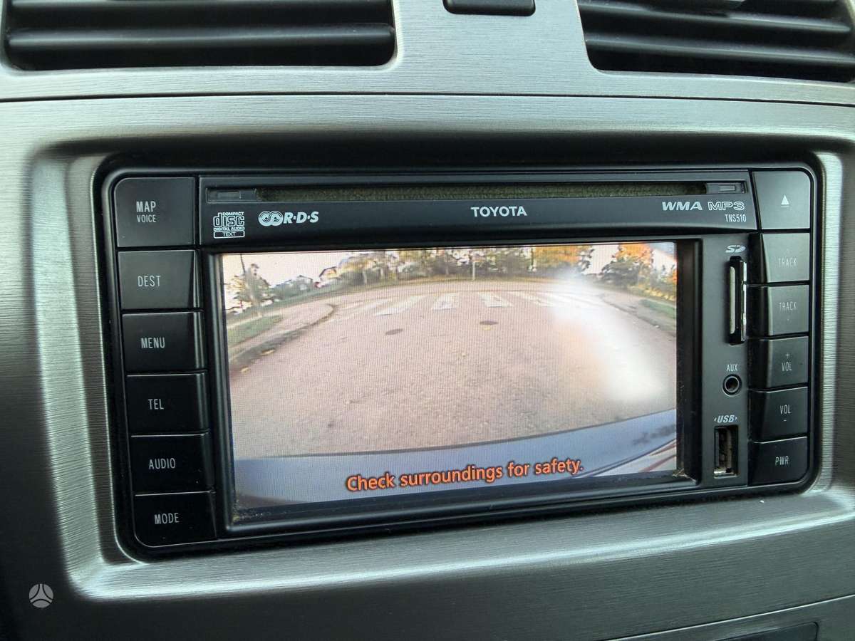 Toyota Avensis 2010 — photo 20